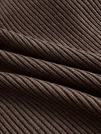 Braunes Rollkragenkleid mit gerafftem Saum im modernen Stil