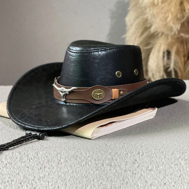 Cowboy Retro-Hut mit gecracktem Stierkopf im modernen Stil