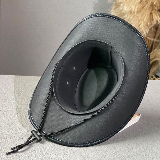 Cowboy Retro-Hut mit gecracktem Stierkopf im modernen Stil