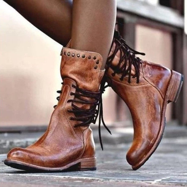 Retro-Britischer Stil Nieten-Schnürstiefel bis zur Mitte der Wade im modernen Stil