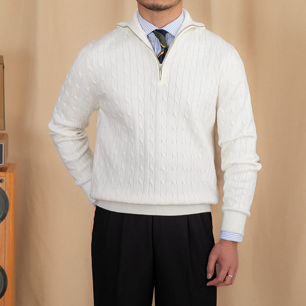 Pullover mit Zopfmuster, offenem Kragen und kurzem Reißverschluss