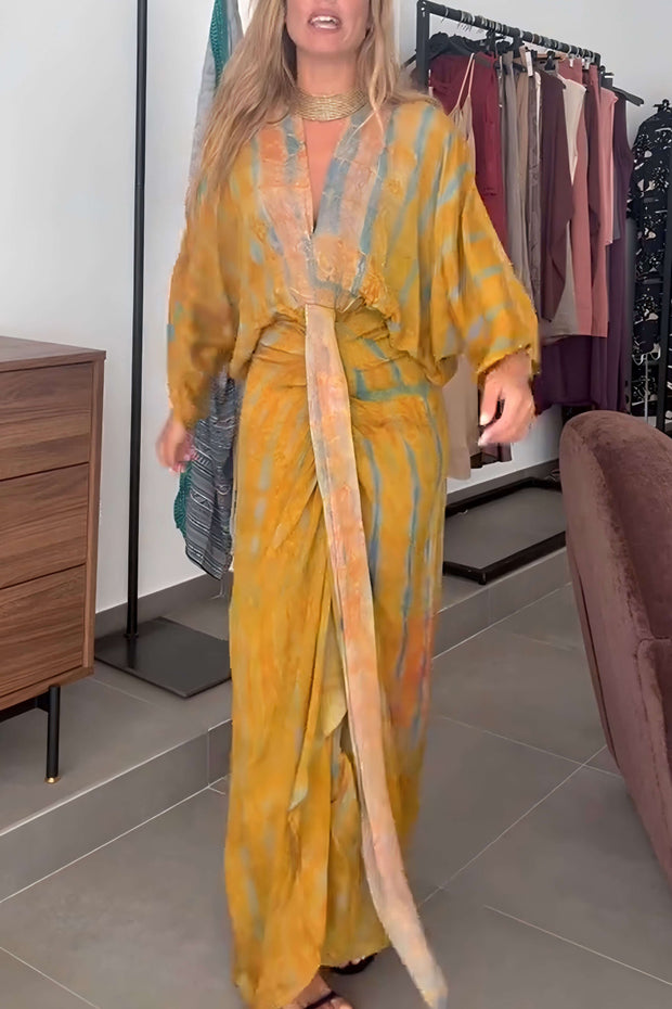 Kleid im Kimono-Stil mit Aufdruck im modernen Stil