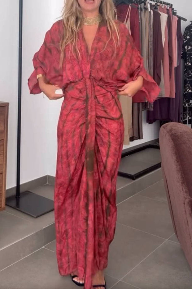 Kleid im Kimono-Stil mit Aufdruck im modernen Stil