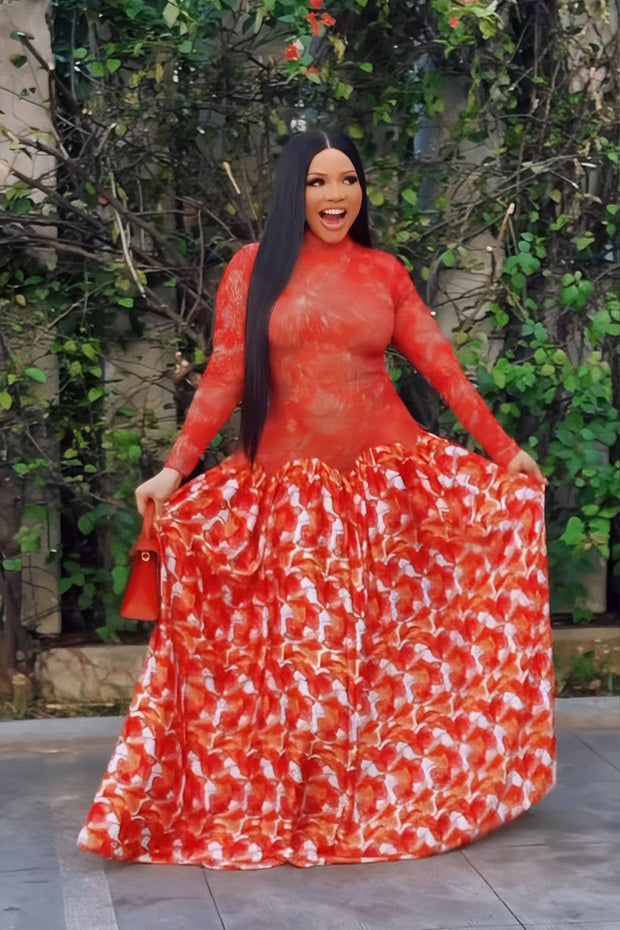 Lebhaftes rotes transparentes Maxi-Kleid mit Blumenmuster im modernen Stil
