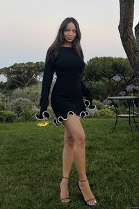 Französisch inspirierte Strick-Kurzes Kleid mit Rüschensaum