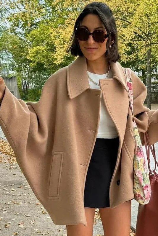 Leiser Luxus Asymmetrischer Cape-Mantel im modernen Stil