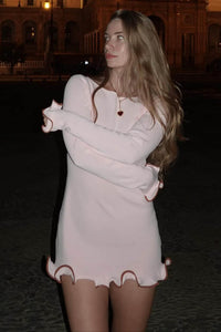 Französisch inspirierte Strick-Kurzes Kleid mit Rüschensaum