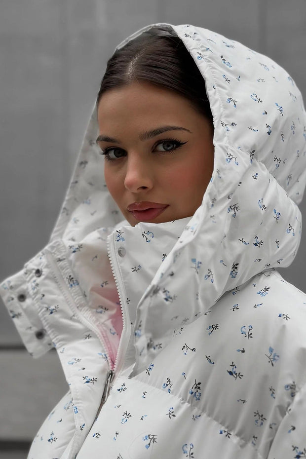 Steppjacke mit Blumenmuster im modernen Stil