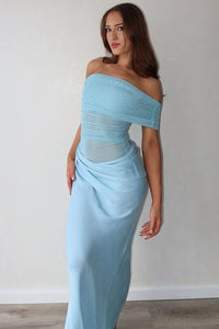 Maxikleid mit transparentem Netzstoff und schulterfreiem Schnitt