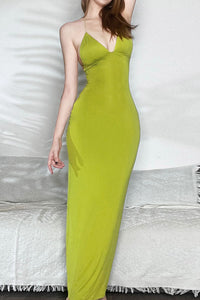 Schickes Midi-Kleid mit Taillenband und figurbetontem Schnitt im modernen Stil