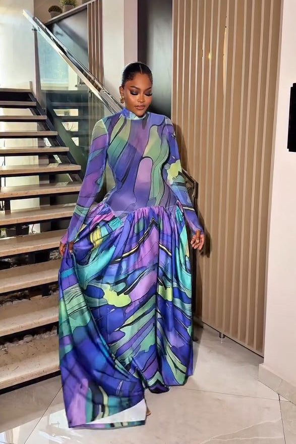Maxikleid inspiriert von Blau Art-Paint