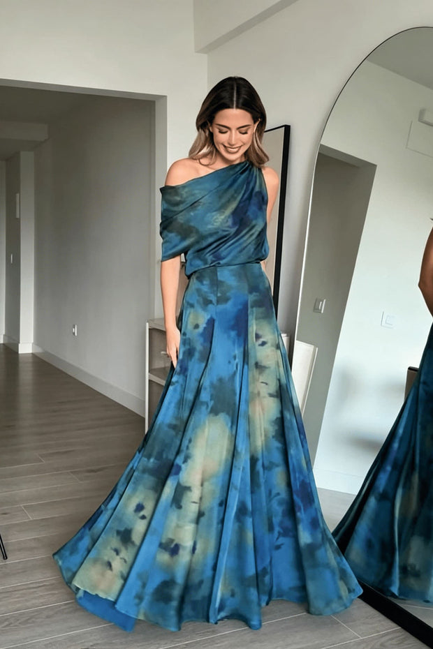 Elegantes cremefarbenes plissiertes Maxikleid