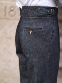 Hose aus Denim mit Gurkha-Bund