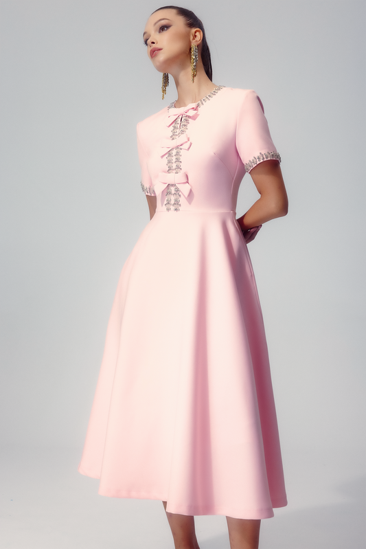Zoe Kleid in Midi-Länge mit Schleife und Kristallverzierung