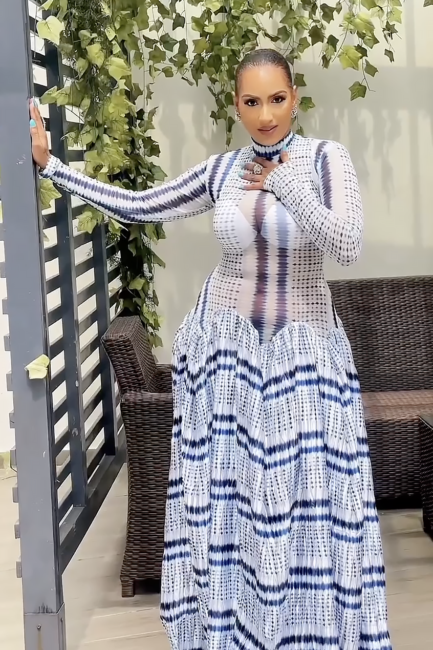 Tie-Dye Abendkleid in Slim-Fit mit Hüftbetonung im modernen Stil