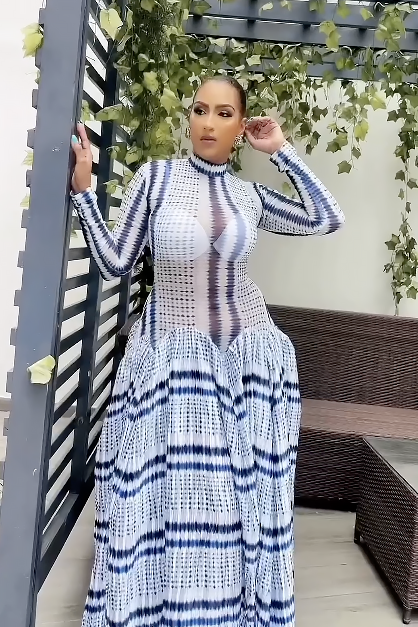 Tie-Dye Abendkleid in Slim-Fit mit Hüftbetonung im modernen Stil