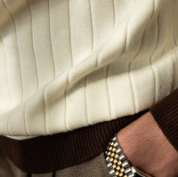 Pullover mit Rippstruktur, Kontrastdetails und schmalem Schnitt