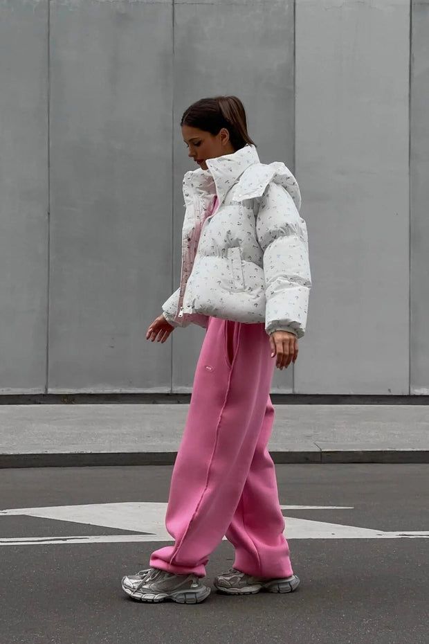 Steppjacke mit Blumenmuster im modernen Stil