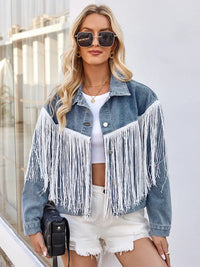 Jeansjacke im Used-Look mit Fransen und langen Ärmeln
