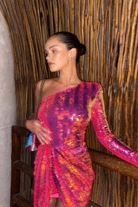Ein strahlendes Herbstkleid im modernen Stil