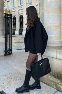 Leiser Luxus Asymmetrischer Cape-Mantel im modernen Stil