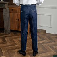 Hose aus Denim mit doppelten Bundfalten und funktionalem Stil