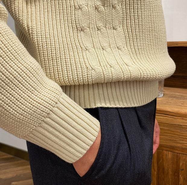 Pullover mit Zopfmuster und Rippstruktur