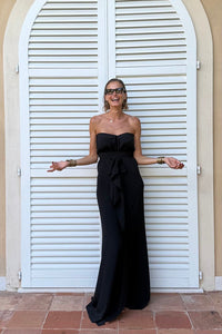 Fließender asymmetrischer Kaftan mit Gürtel im modernen Stil
