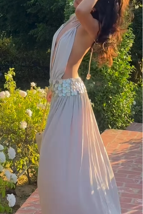 Schimmerndes Neckholder-Maxikleid mit Hohlem und Pailletten
