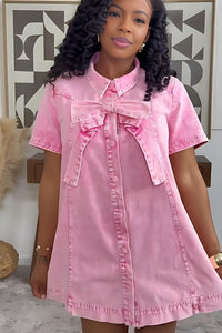 Süßes lässiges Denim-Mini-Kleid