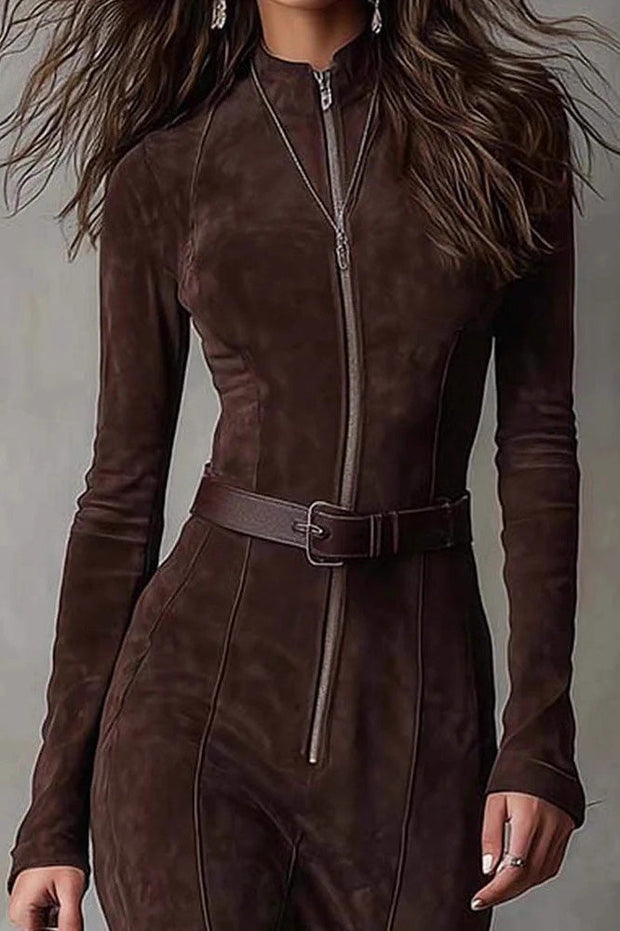 Elegantes dunkelbraunes Wildleder-Kleid in Midi-Länge mit unregelmäßigem Saum und Kordelzug