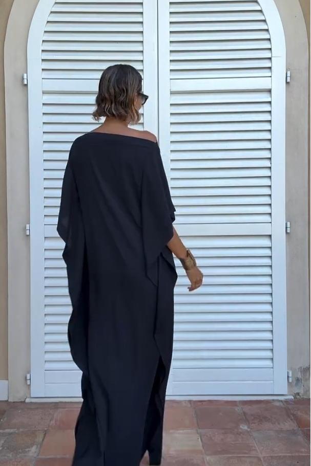 Fließender asymmetrischer Kaftan mit Gürtel im modernen Stil
