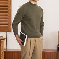 Pullover aus Wollmischung mit Stehkragen und schmalem Schnitt