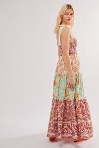Maxikleid mit Stufen und Blumenmuster, Schleifenband