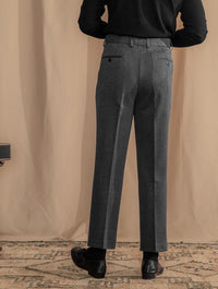 Hose aus Wollmischung mit Fischgrätmuster und Bundfalten