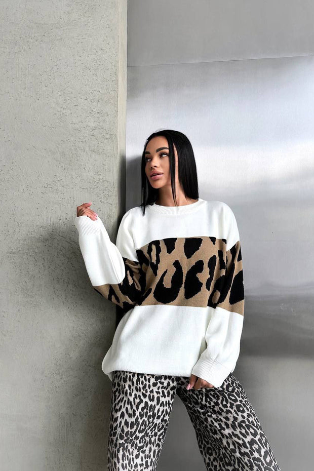 Retro Pullover mit Leopardenmuster und Color-Block-Design im modernen Stil