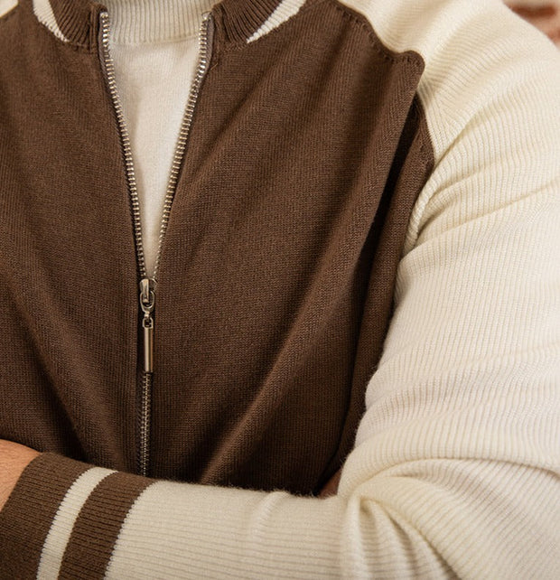 Jacke aus Wollmischung mit schmalem Schnitt im College-Stil