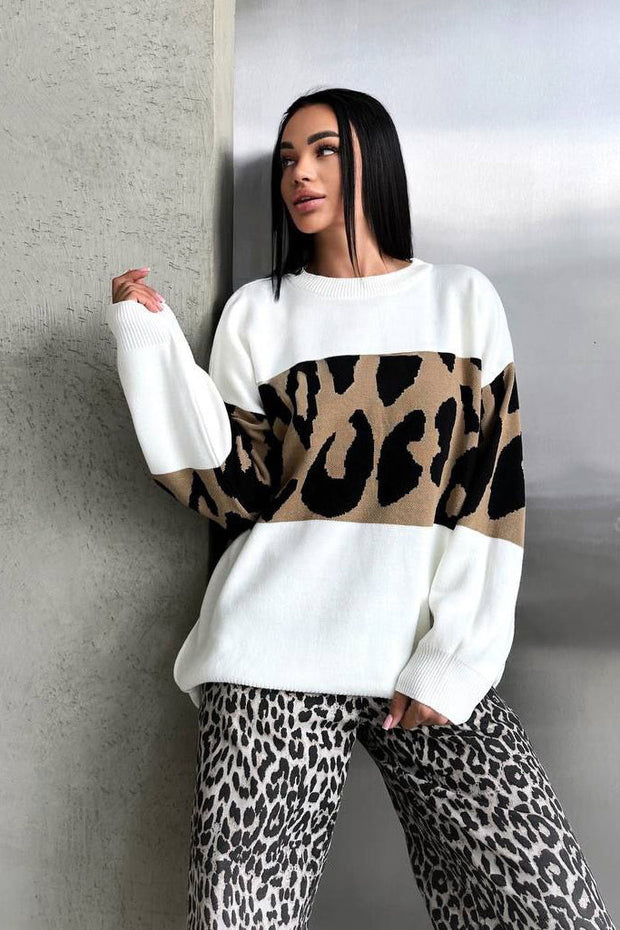 Retro Pullover mit Leopardenmuster und Color-Block-Design im modernen Stil