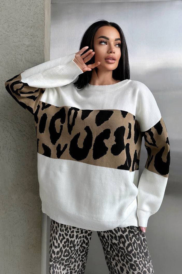 Retro Pullover mit Leopardenmuster und Color-Block-Design im modernen Stil