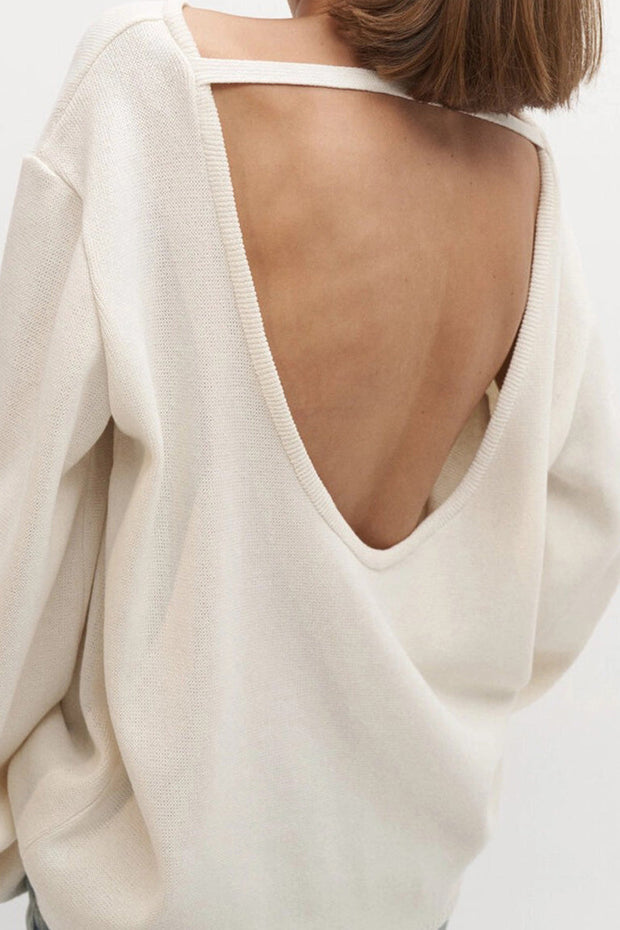 Versteckter Open-Back-Lazy-Pullover im modernen Stil