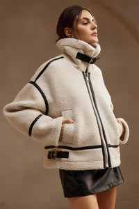 Moto Lammfelljacke im modernen Stil
