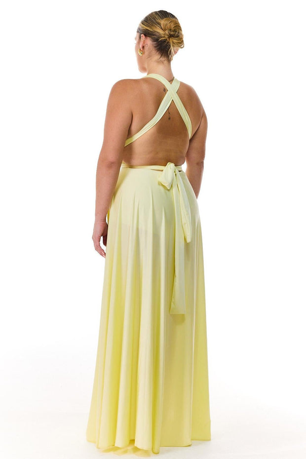 Gelbes Maxi-Kleid mit Krawatte im modernen Stil