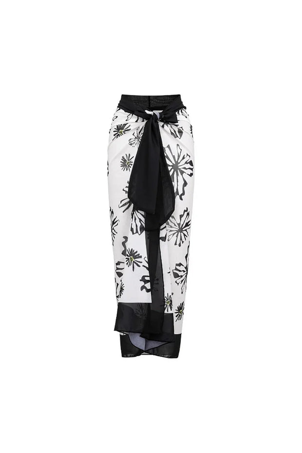Bikini-Set mit weißem Blumenmuster und Besatz im modernen Stil