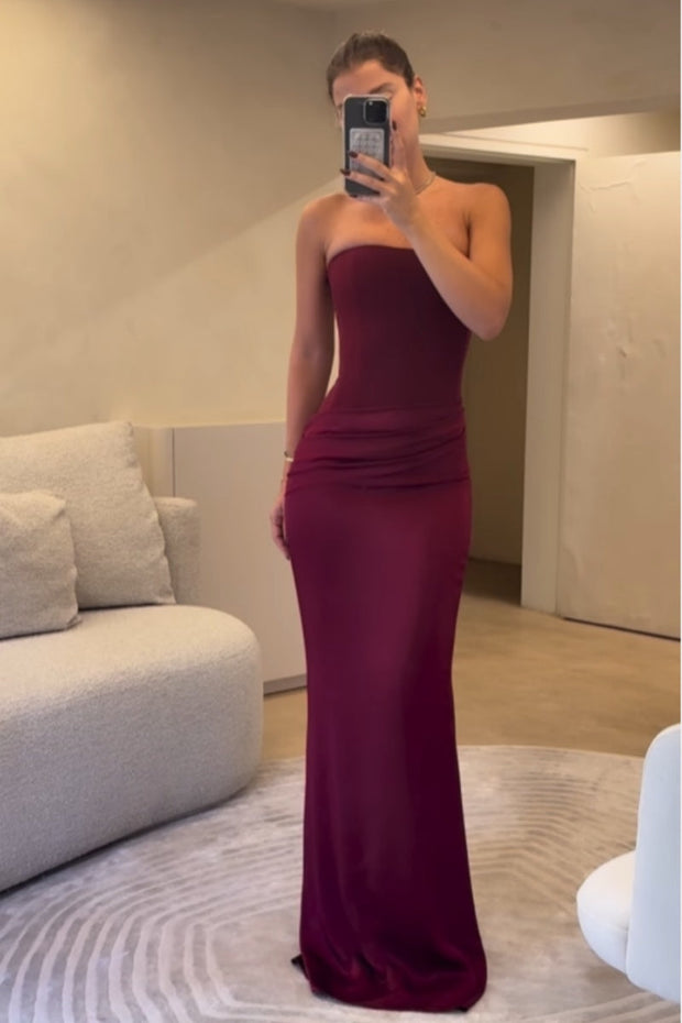 Eng anliegendes Langes Kleid mit Carmenausschnitt