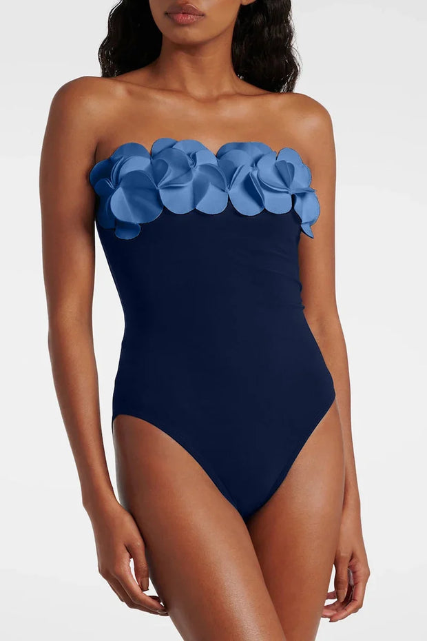 Blauer 3D-Blumen trägerloser Badeanzug im modernen Stil