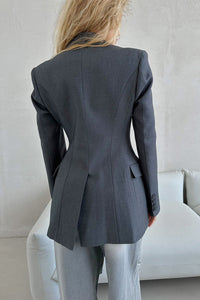 Frühjahrsblazer mit V-Neck und Taillierung