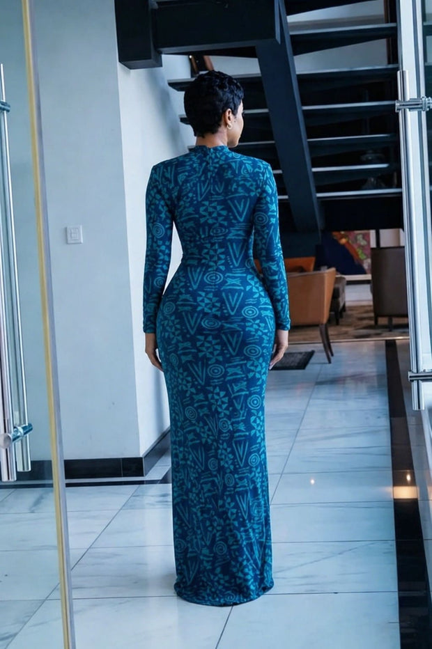 Maxikleid mit Totem-Muster und Netzstoff-Einsätzen