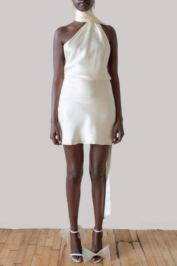Rückenfreies Neckholder-Satin-Kurzes Kleid