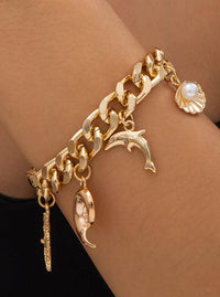Armband mit Anhänger im Ozean-Motiv im modernen Stil