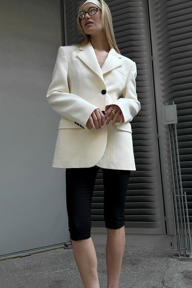 Frühjahrsblazer mit V-Neck und Taillierung